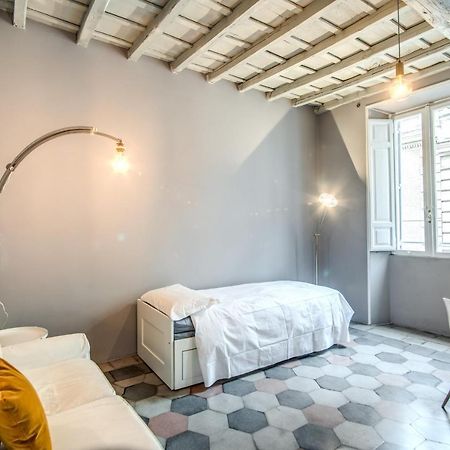Stylish flat near Fori Imperiali ruins Apartment Roma Exterior foto