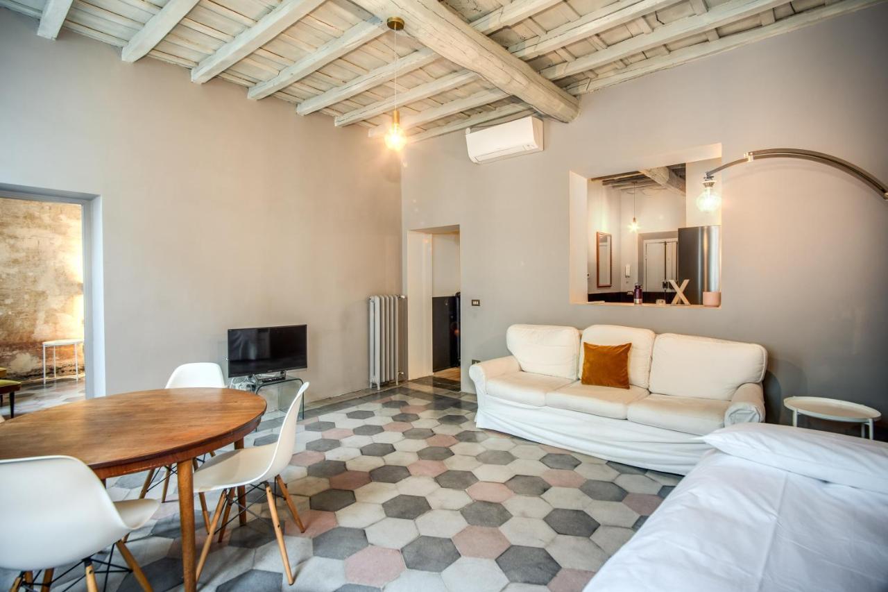 Stylish flat near Fori Imperiali ruins Apartment Roma Exterior foto