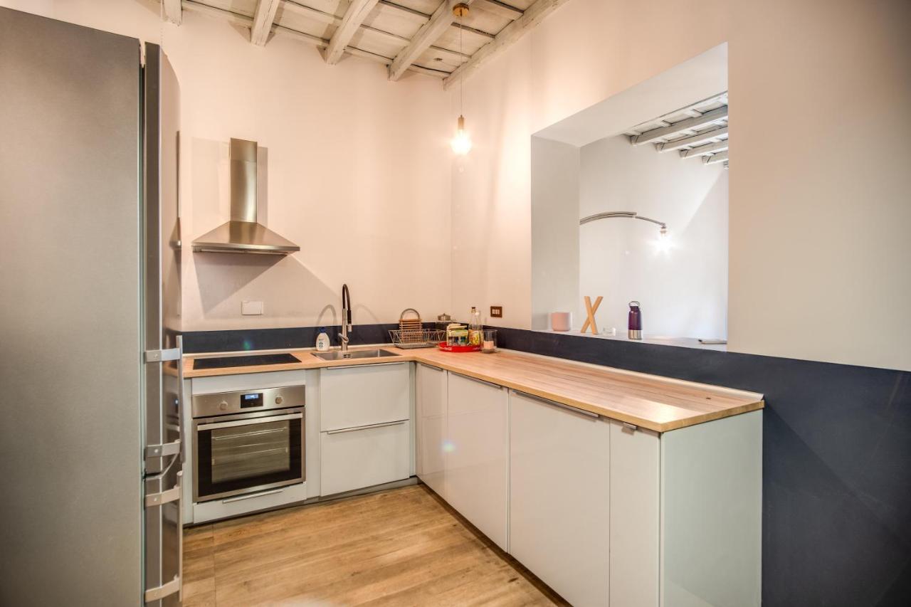 Stylish flat near Fori Imperiali ruins Apartment Roma Exterior foto