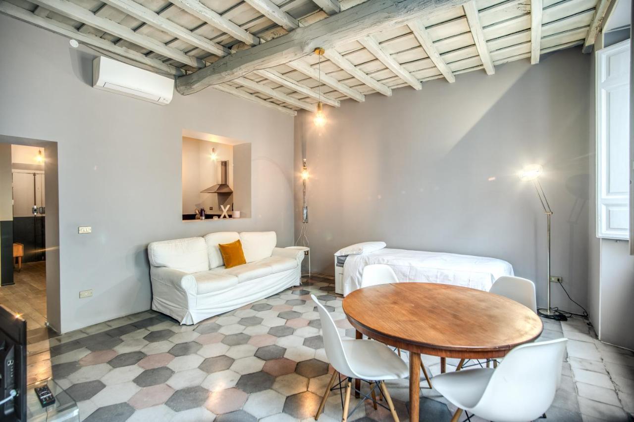 Stylish flat near Fori Imperiali ruins Apartment Roma Exterior foto