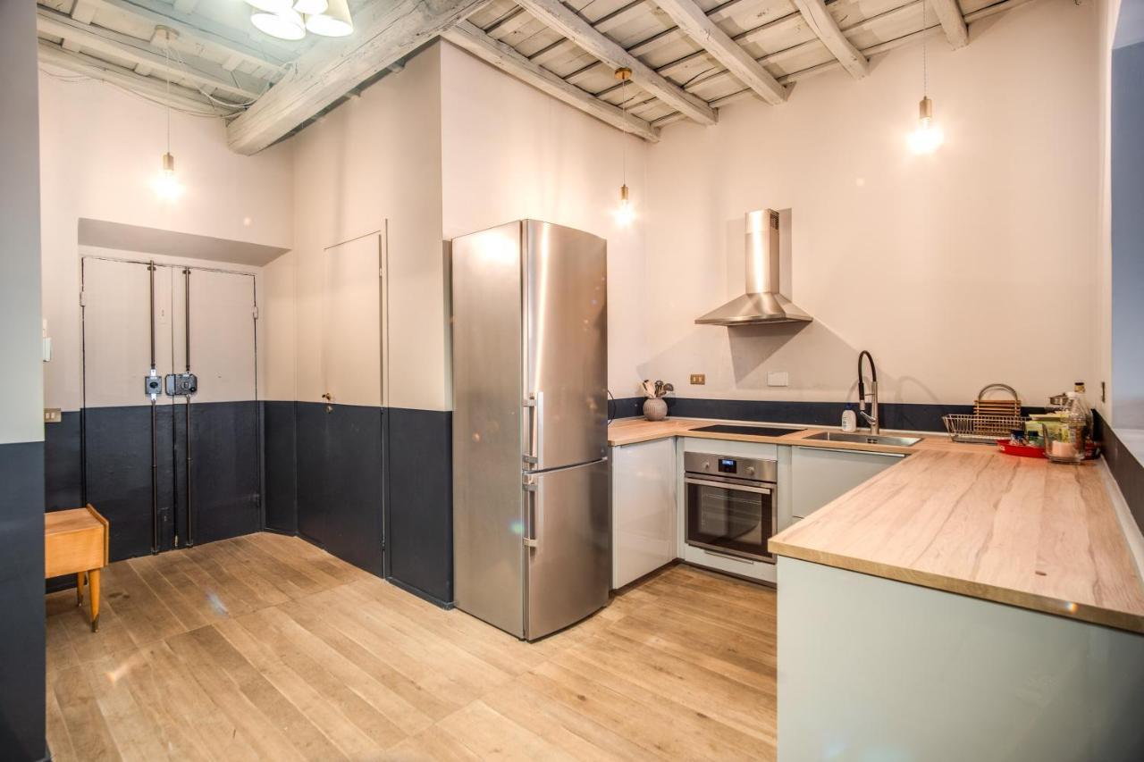 Stylish flat near Fori Imperiali ruins Apartment Roma Exterior foto