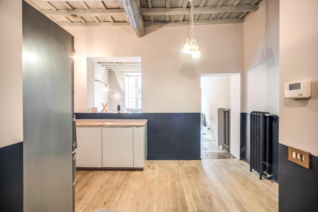 Stylish flat near Fori Imperiali ruins Apartment Roma Exterior foto