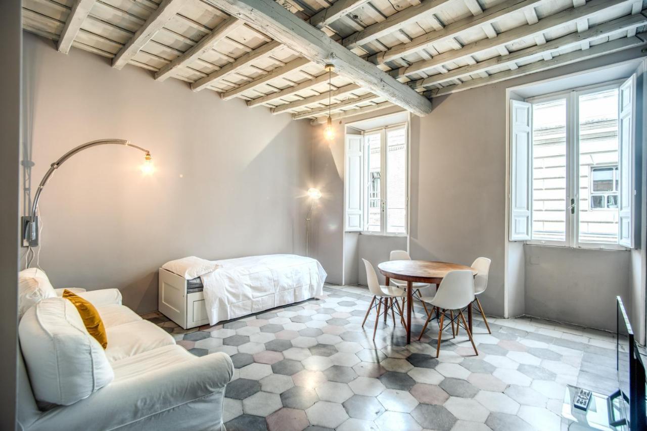Stylish flat near Fori Imperiali ruins Apartment Roma Exterior foto