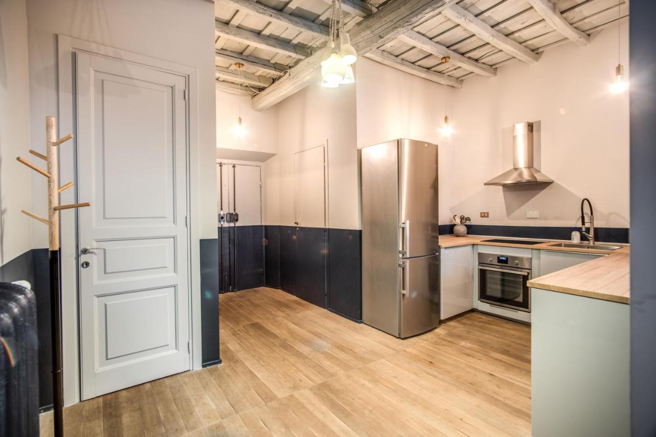 Stylish flat near Fori Imperiali ruins Apartment Roma Exterior foto